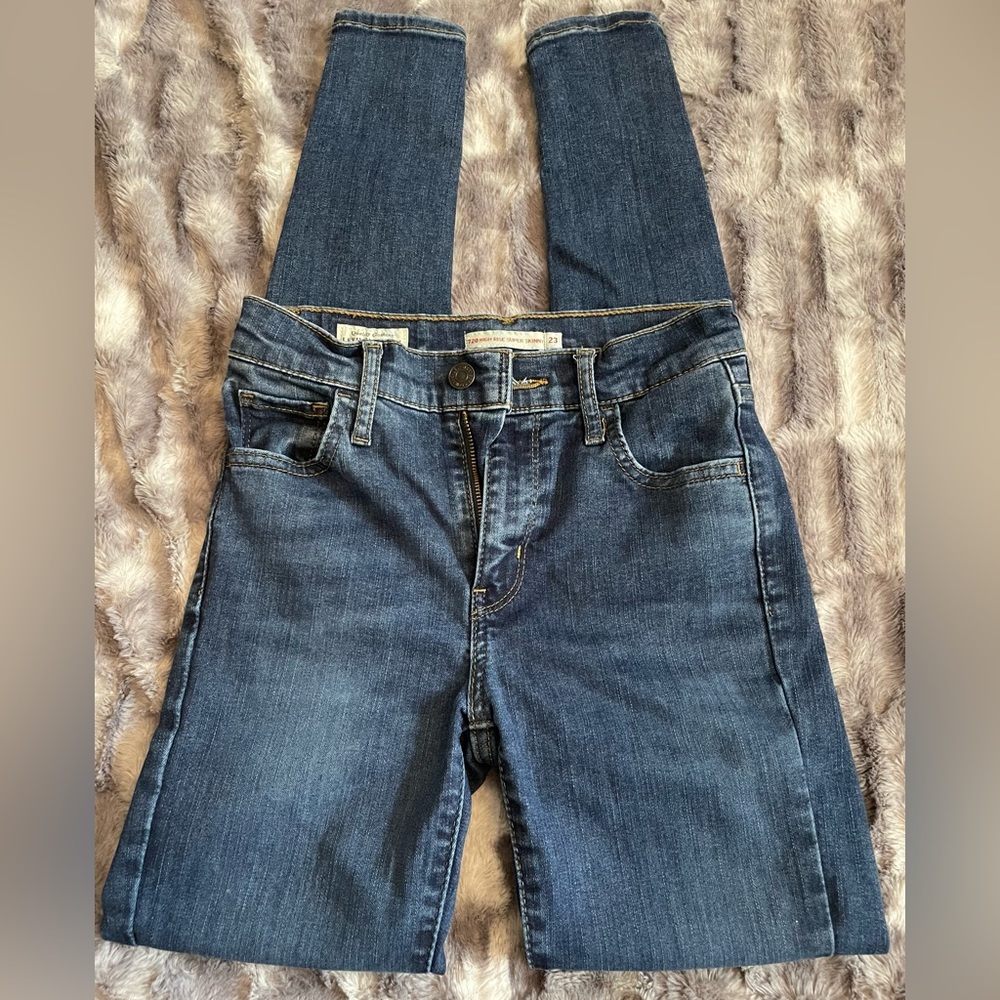 Levi’s Womens 720 High Rise Skinny Jeans